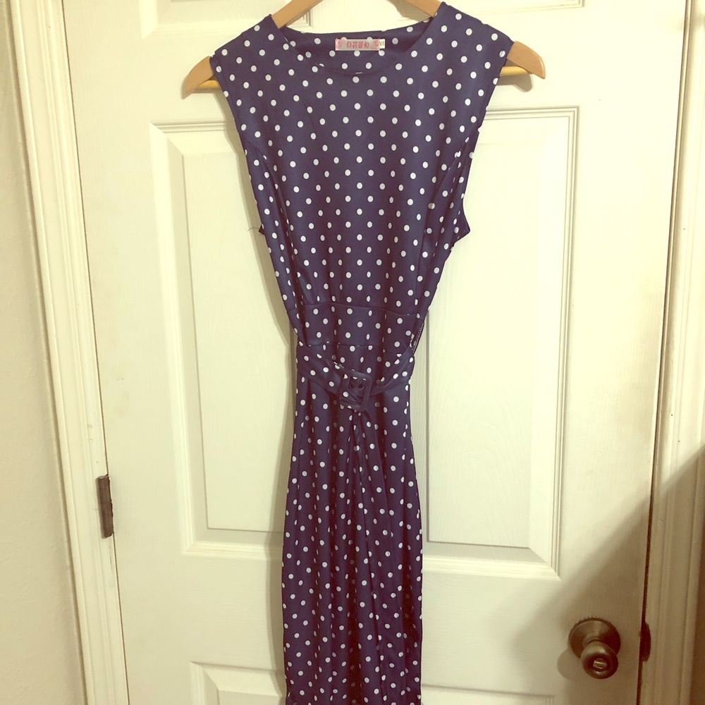 Polka dot sleeves belted midi dress